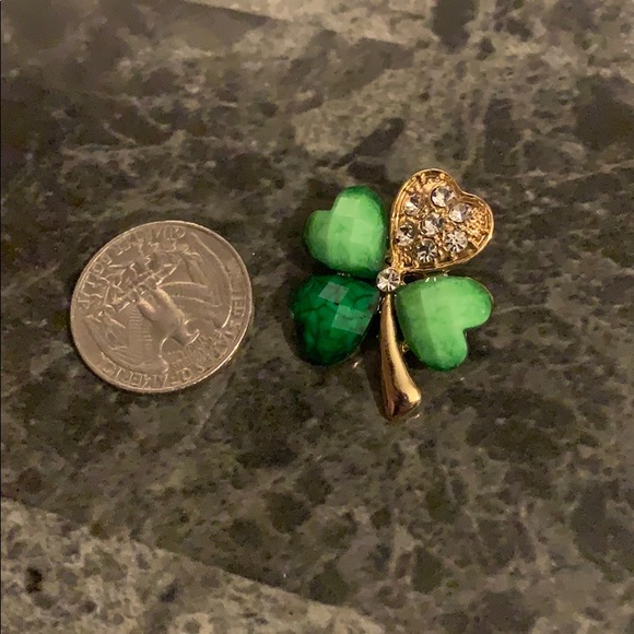 Shamrock brooch - Picture 5 of 7
